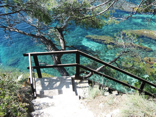 Escalier pour acces a la mer - Steps to the sea